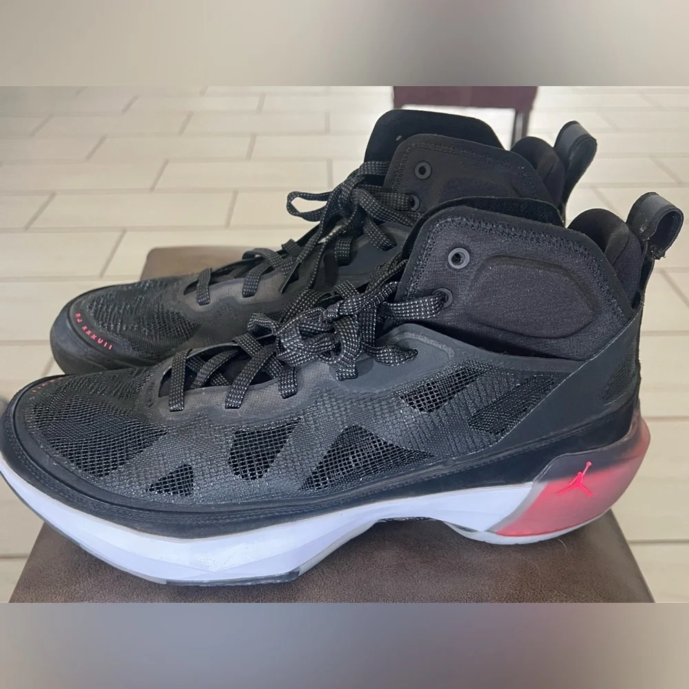 Nike Air Jordan 37 
